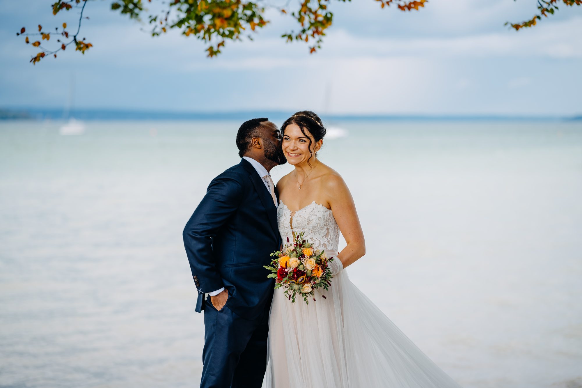 Bridal couple Ammersee – natural Wedding photos