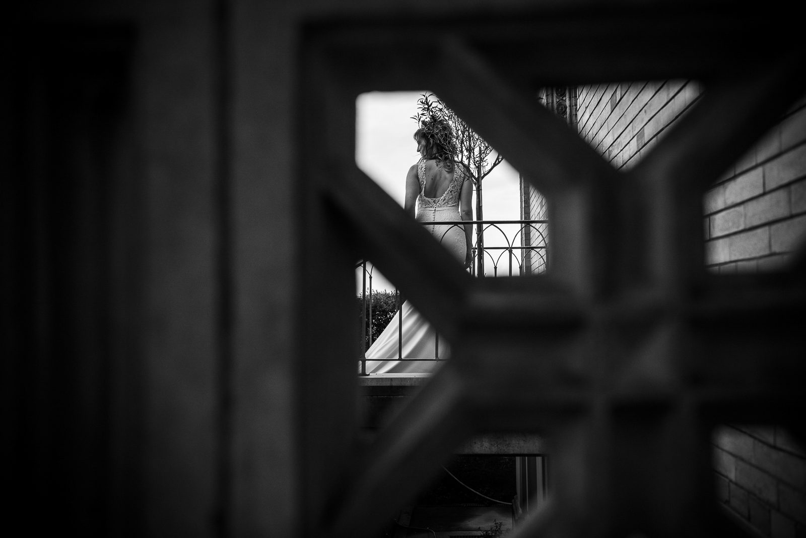 Castle wedding Bavaria – first dance of the couple in the castle hall