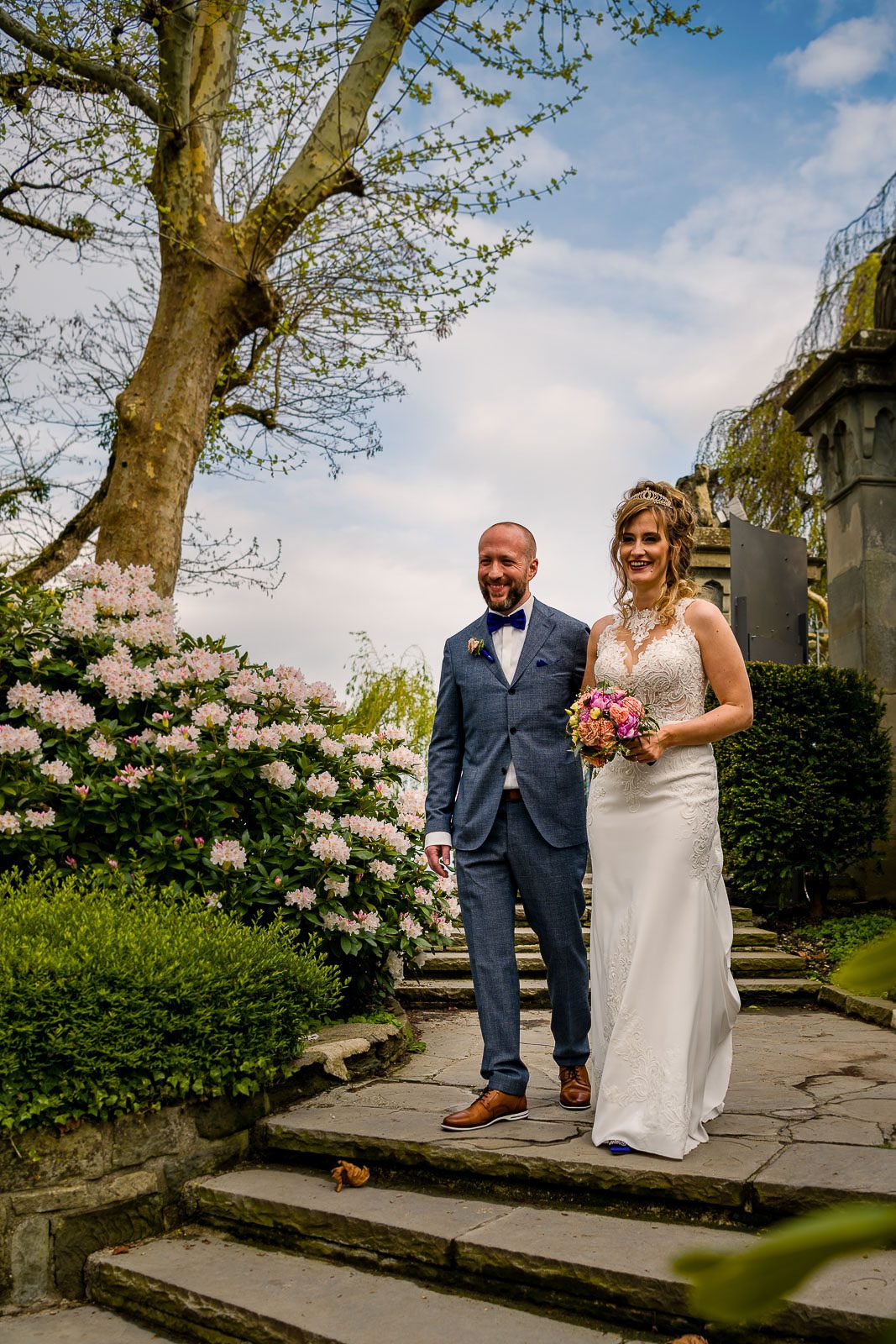 Wedding photos castle wedding Bavaria – bride with bridesmaids